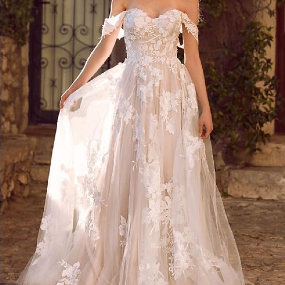 US Size 16W A-Line Wedding Dress - Picture 7 of 7